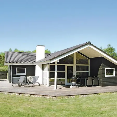 4 Bedroom Gorgeous In Toftlund Holiday home *
