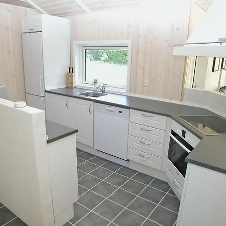 4 Bedroom Gorgeous In Toftlund
