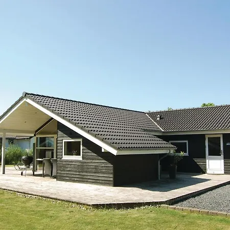 4 Bedroom Gorgeous In Toftlund Holiday home *